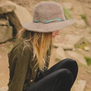 Meet your Posher, Laurel